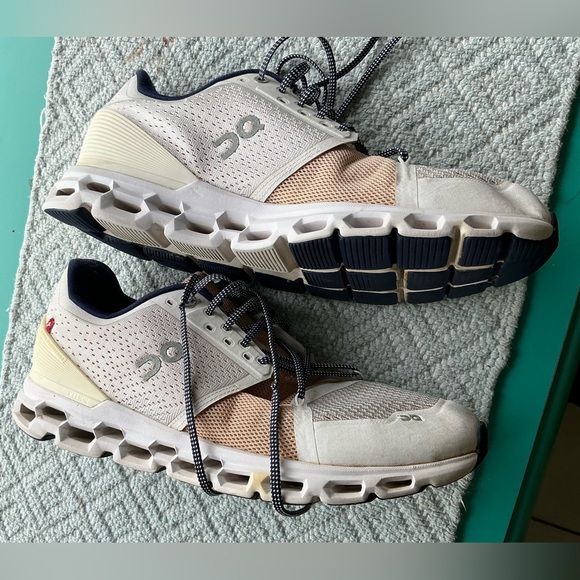 Oncloud stratus Running women’s Shoes  white SIZE  9.5 - Picture 3 of 11